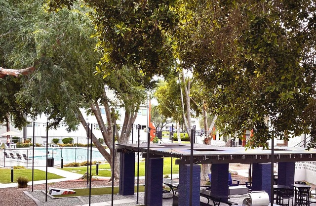 Airport,ASU,fall ball, spring training, 2desks, balcony, king bed, fiber Wi-Fi