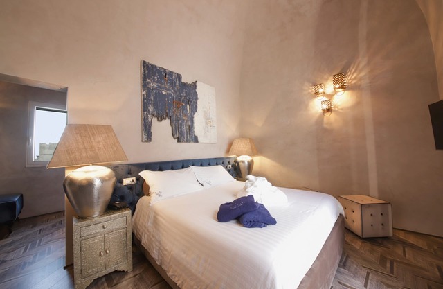 Al Console Luxury Suite 101