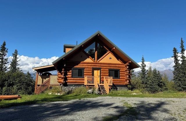 Alaskan Lodge with Hot Tub