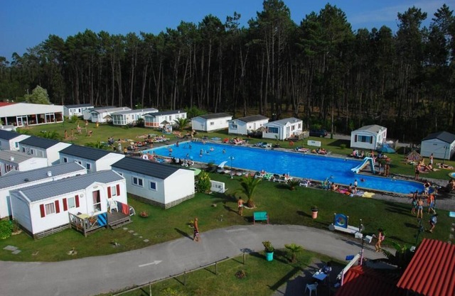 Aldeamento Turístico, Situado no Pinhal de Leiria,. vem Conhecer-nos