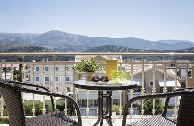 Alexandras' Place, a Bijoux 3 bedroom penthouse suite in the heart of Argostoli