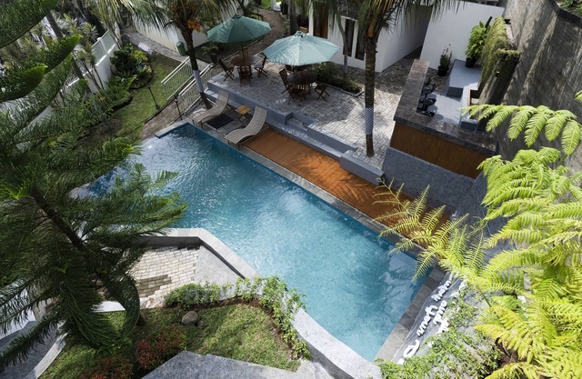 Aleyra Hotel and Villa Garut