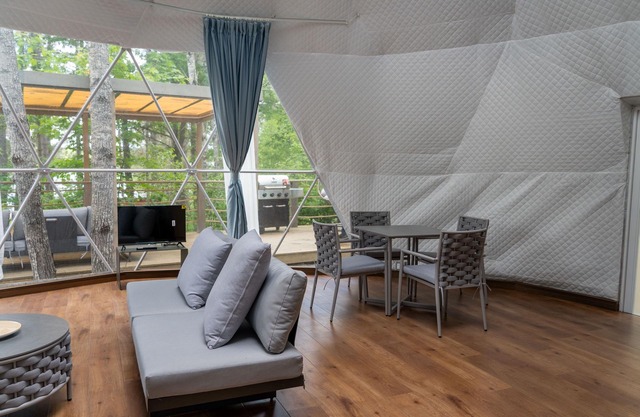 Algonquin's Edge Resort | Dome 1