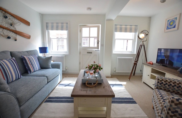 ALINKA, ALDEBURGH, pet friendly in Aldeburgh