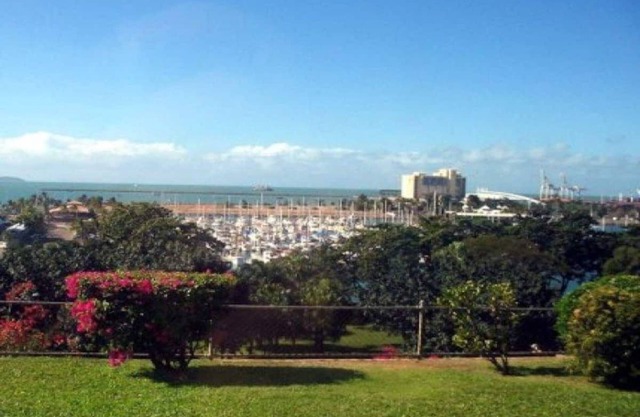 All about the Views! 2 Bed 1 bath Apartment