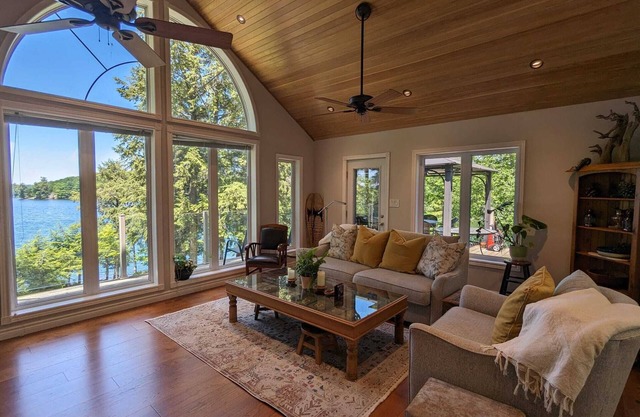 All season Bedford Lake House with sunset views on Devil Lake