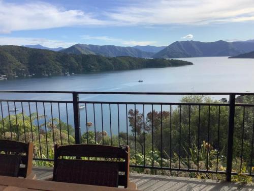 Allports Sea view Apartment with Spa pool