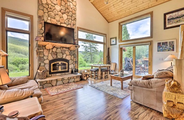 Alpine Escape with Mtn Views in Blue River!