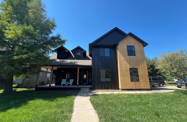 Alpine Inspired 4 Bedroom Home! 5 Beds