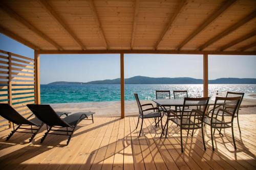 Amadria Park Deluxe Mobile Home