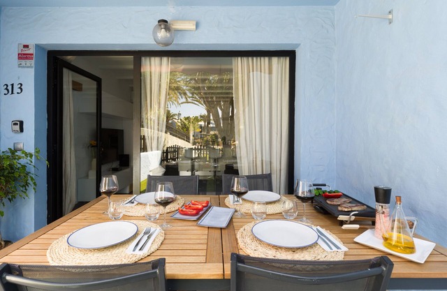 Amazing 3 Bedrooms, Sea View Home
