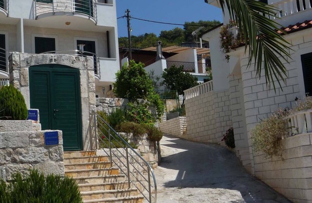 Amazing apartment with a gorgeous view, ten meters from the beach!