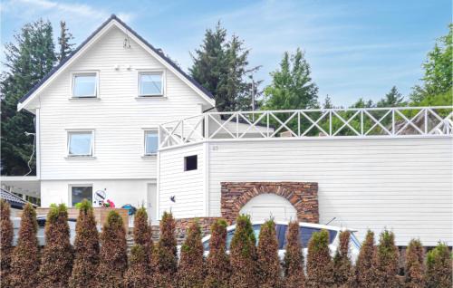 Amazing Apartment In Fjell