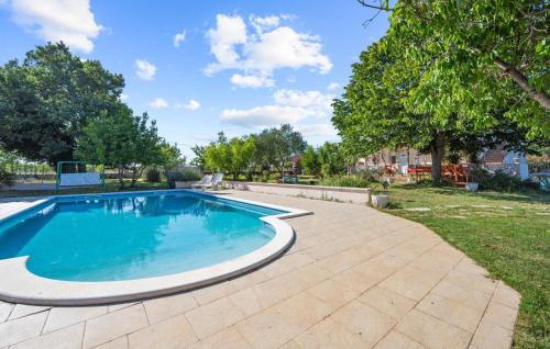 Amazing Apartment In Lozovac With Wifi