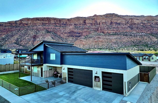 Amazing custom new home with modern amenities for a memorable and comfortable stay.