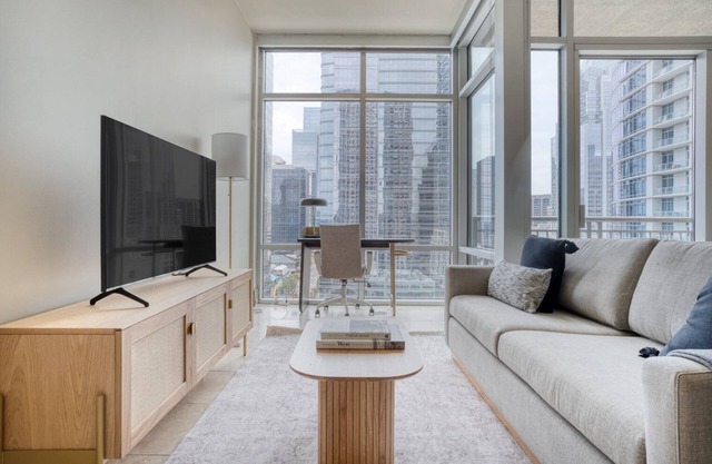Amazing Downtown 1BR w/Gym & W/D, nr Lady Bird Lake, by Blueground