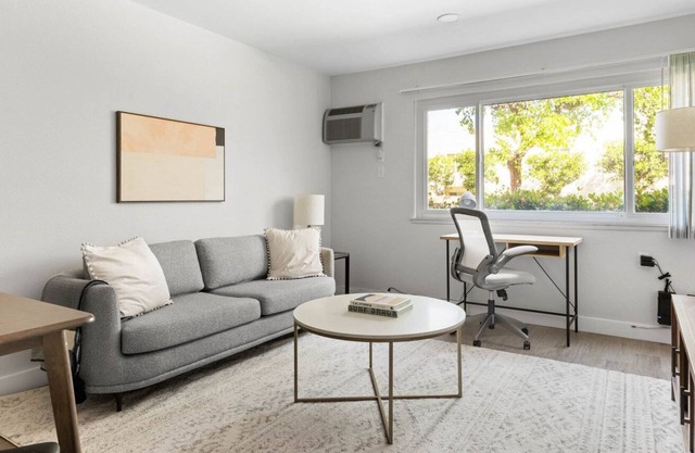 Amazing Encino 1BR near WF & TJ, 5 mins to Galleria, by Blueground