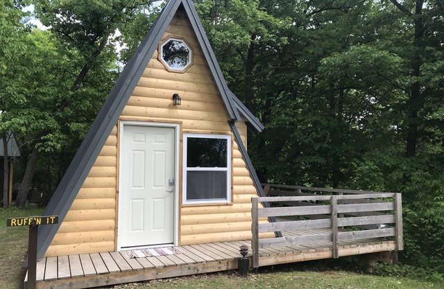 Amazing Glamping Cabin in the woods!