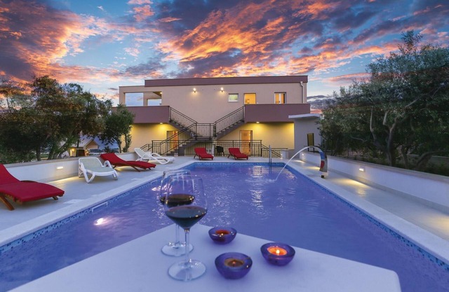 Amazing home in Kastel Stafilic