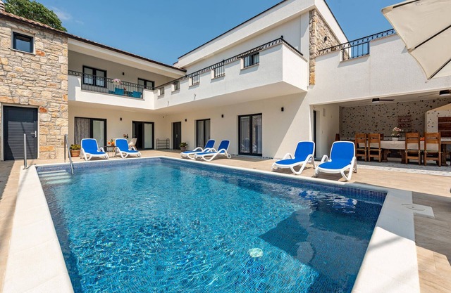 Amazing home in Rastane gornje