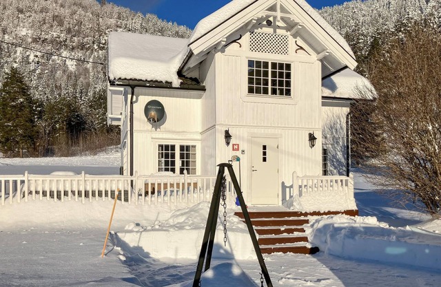 Amazing home in Nome with kitchen