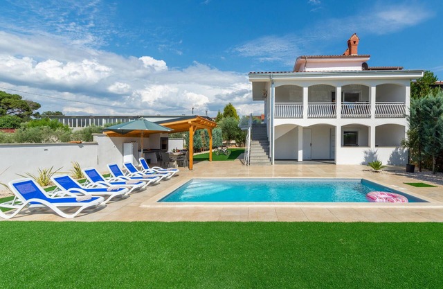 Amazing home in Rosini with WiFi