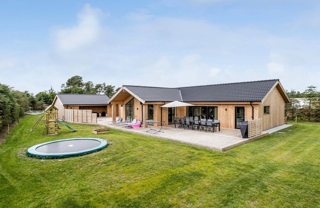 Amazing home in Sæby with sauna