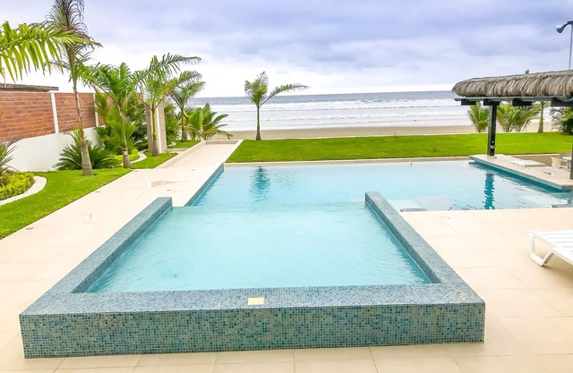 Amazing, Luxurious & Smart Beach Front vacation Home in Olón-Ecuador