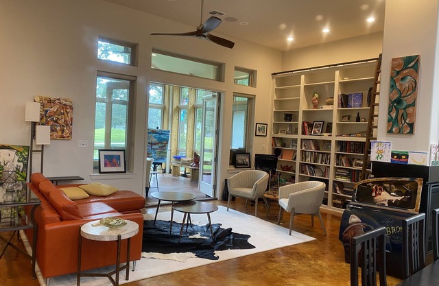 Amazing modern home on the 14th hole of the Pines golf course in Diamondhead MS!