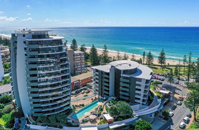 Ambience on Burleigh Beach