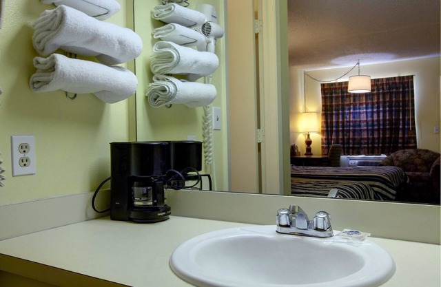 Americas Best Value Inn Comanche