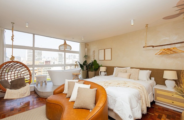 Ancestral SampaSky: bathtub and view on the 19th