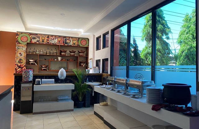 Anggraeni Hotel Ketanggungan