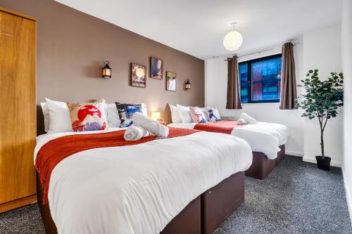 Anime Courtyard in Central and Free Parking with Netflix