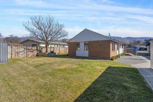 Antimony Retreat - Cromwell Holiday Home