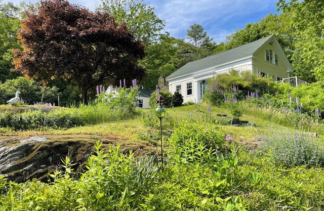Antique Charm and Modern Comfort on Maine Waterfront