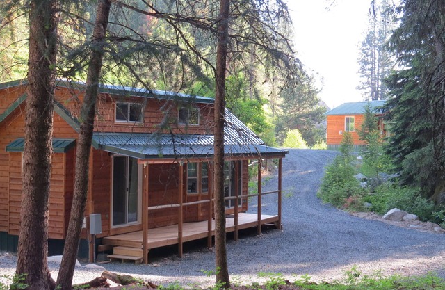 Antone Creek Lodge, Cabin #4