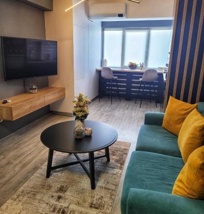 Apartament Delux 40 m2 cu parcare gratuită, lângă Arena Mall in Centru Bacău - ideal pentru cupluri sau business