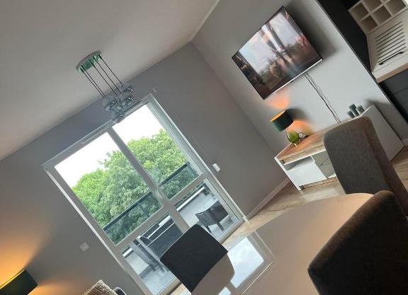 Apartament Nowoczesny w Centrum Torunia/podziemny parking i winda