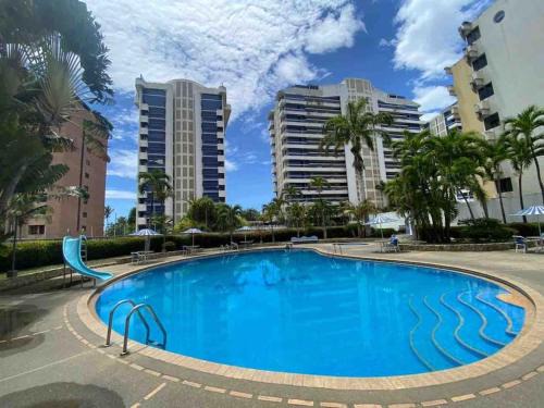 Apartamento en alquiler en la guaira con piscina