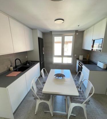 Apartamento Recién Reformado en Somo junto iglesia