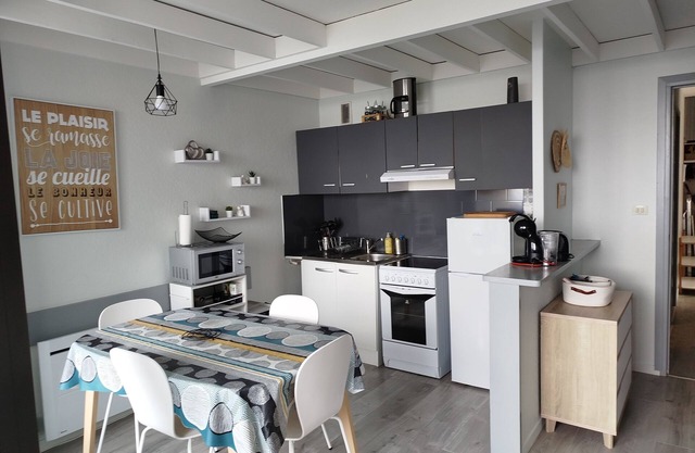 Apartment 6 people resort center.private parking.pets welcome