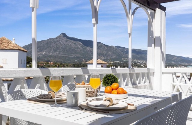Apartment in Playas del Duque for 2 people| Casa Sevilla 604
