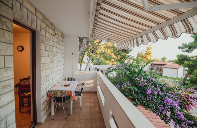 Apartments Antun (33181-A4) - Ivan Dolac - island Hvar