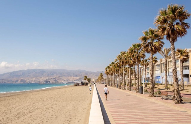 Apartment 100 m from the beach. With outdoor shower.