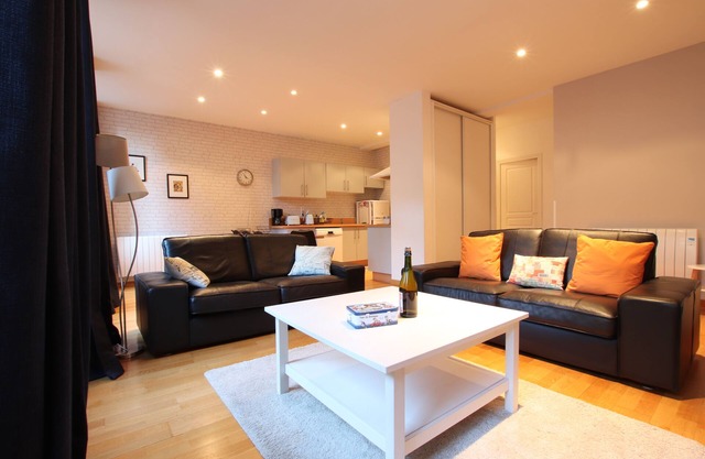 Apartment 75m2, 3 * in the heart of Intra-Muros, WIFI and free parking