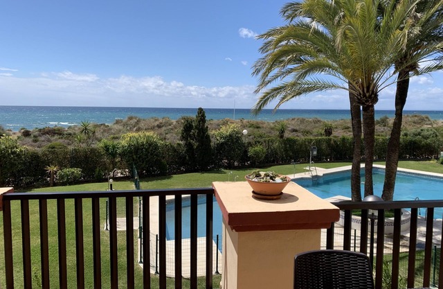 Apartment 815 first line of the beach with sea views