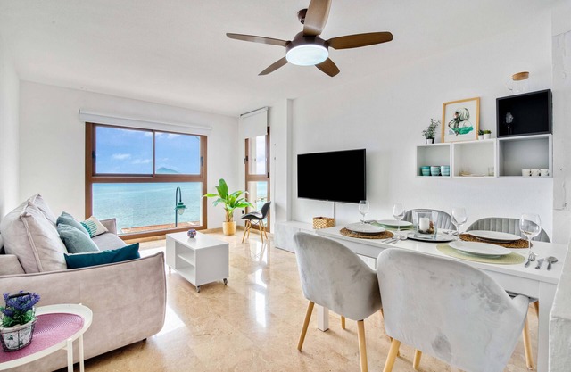 Apartment 'Almar Suite' with Sea View, Wi-Fi and Air Conditioning