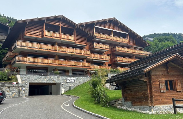 Apartment 'Appartement Le Barat'ski' with Mountain View, Private Terrace and Wi-Fi