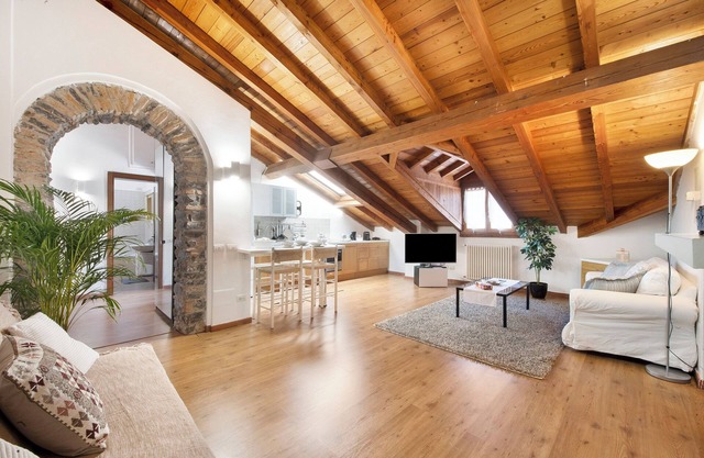 Apartment 'Appartamento nel Centro di Como' with Wi-Fi